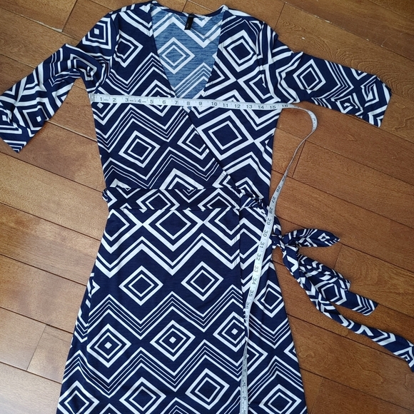 Kori Geometric Print Wrap Dress Size Small Made In USA - Picture 7 of 7